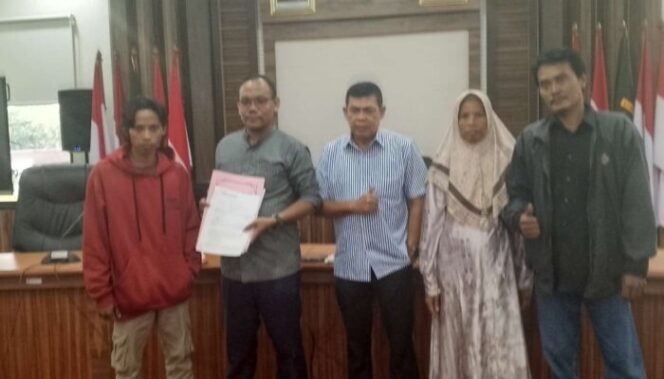 
Sengketa Lahan Puluhan Tahun di Sindang Panon, Komisi 1 DPRD Tangerang Fasilitasi RDP dan Dorong Mediasi