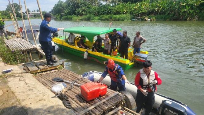 
Sopir Taksi Online Dibunuh di Tangerang, Mobil Korban Dibawa Kabur