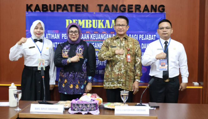 
Wabup Tangerang Buka Pelatihan Keuangan Daerah dan Kehumasan untuk ASN