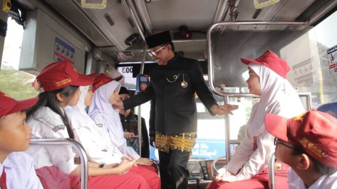 
Gampang Sekolah: Program Transportasi Gratis untuk Pelajar di Kota Tangerang Disambut Antusias