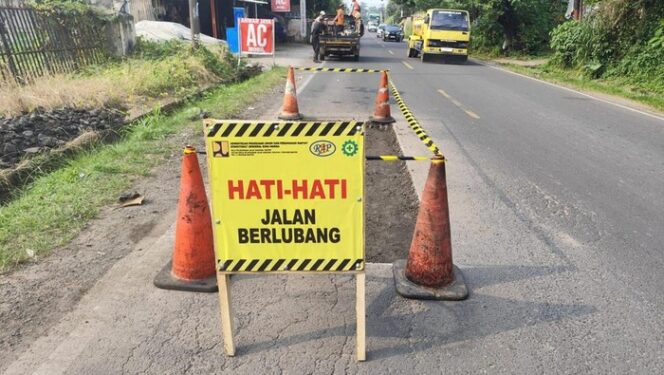 
Sempat Viral Banyak Lubang, Ruas Jalan Serang–Pandeglang Diperbaiki