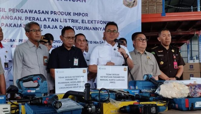 
Kemendag Sita Barang Ilegal dari Cina