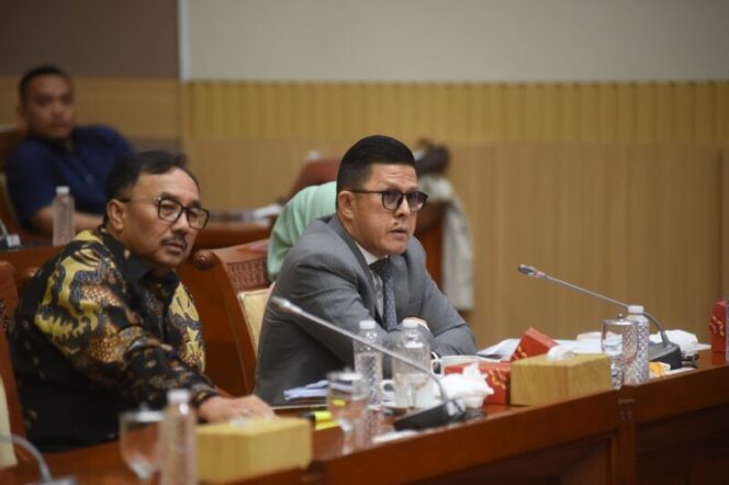 
Soedeson Desak Panja Turun ke Lapangan