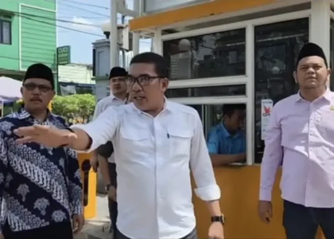 
Sidak RSUD Adjidarmo, DPRD Temukan Tarif Parkir Mobil Tak Sesuai Aturan