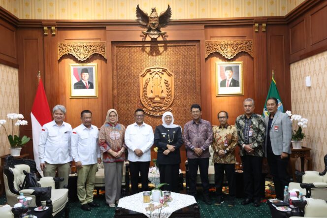 
Kunjungan Ke Pemprov Jatim, Gubernur Banten Andra Soni Bahas Pembangunan Daerah dan Kerjasama Antar Daerah