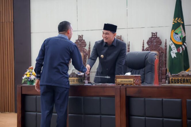 
DPRD Setujui Pembahasan Raperda Penyertaan Modal ke Bank Banten dan RPJMD 2025–2029, Wagub: Harus Profesional dan Menguntungkan
