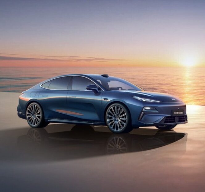 
Geely Galaxy L6 EM-i: Sedan Hybrid Canggih dengan Harga Terjangkau