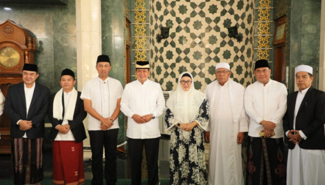 
Bupati Tangerang Ajak Warga Tanamkan Semangat Pengorbanan di Idul Adha 1446 H