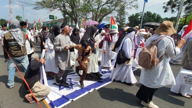 
Indonesia Bersama 20 Negara Tentukan Hukuman Israel