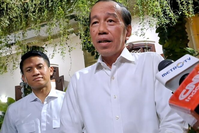 
Tudingan Dugaan Ijazah Palsu Jokowi Diperiksa Polisi