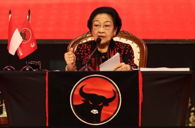 
Megawati Kobarkan Semangat Kader PDIP