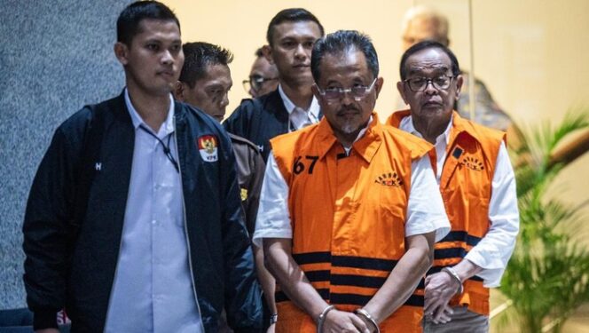 
KPK Tahan 2 Koruptor Pengadaan Lahan JTTS