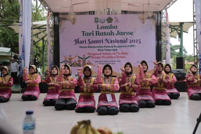 
Ribuan Santri Peringati Hari Santri Nasional