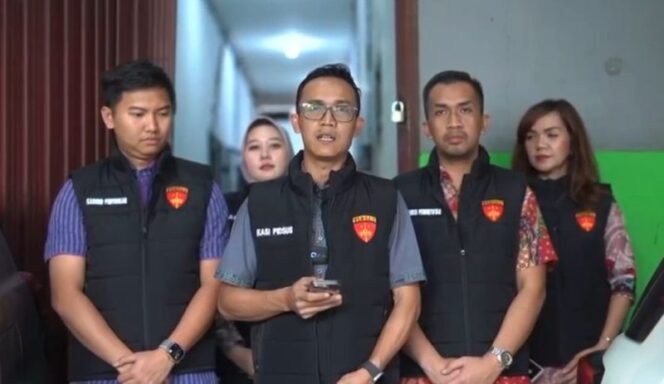 
Kejari Tangerang Bongkar Dugaan Korupsi di Angkasa Pura Kargo