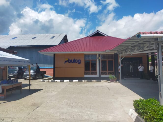 
Beras SPHP Bulog Diduga Dimainkan, Warga Desa di Gunungsitoli Kesulitan Mendapatkan