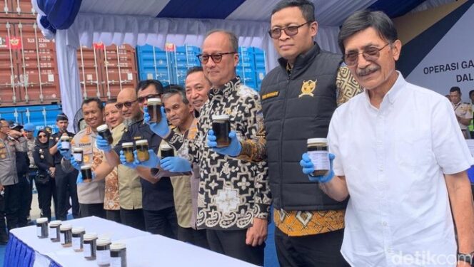 
Kemenkeu & Polri Bongkar Pelanggaran Ekspor CPO