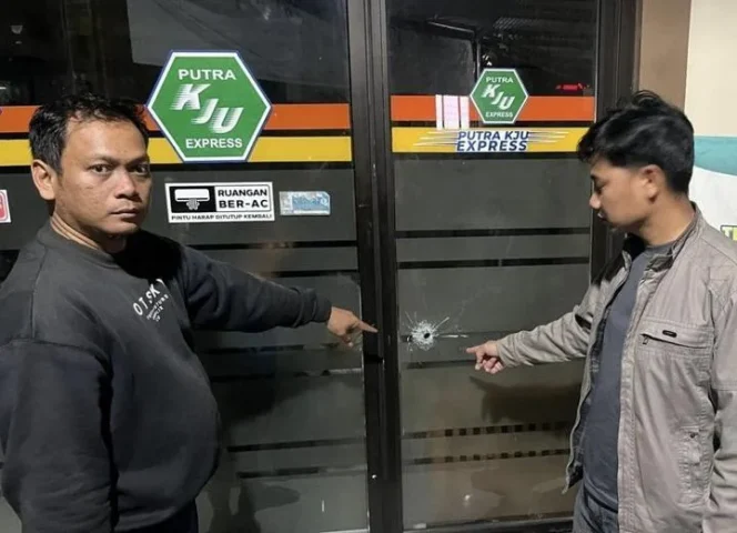 
Polresta Tangerang Lakukan Olah TKP Kasus Penembakan di Perusahaan Transportasi