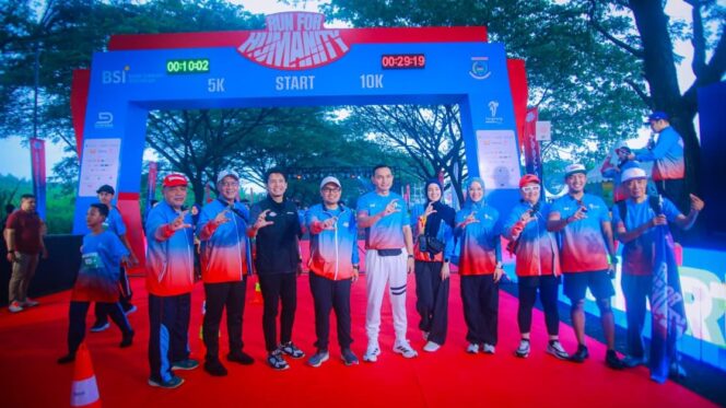 
Gelar Run for Humanity, Wakil Wali Kota Tangsel Pilar Ingatkan Pentingnya Olahraga untuk Kesehatan