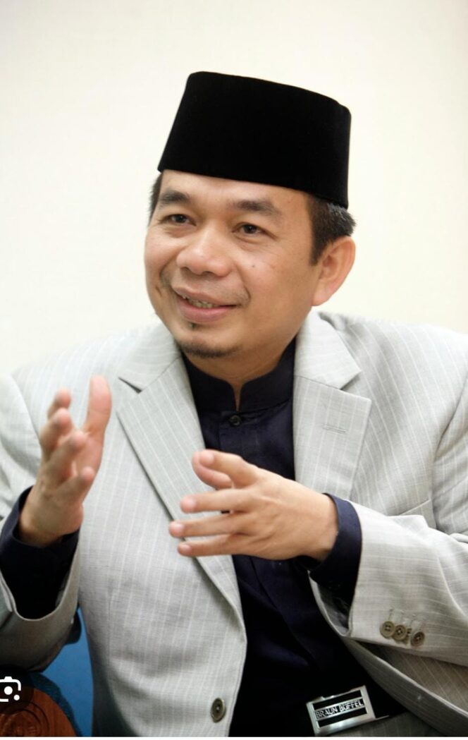 
Ngapain Rektor IPDN ke Cambridge? Jazuli: DPR Aja Dilarang