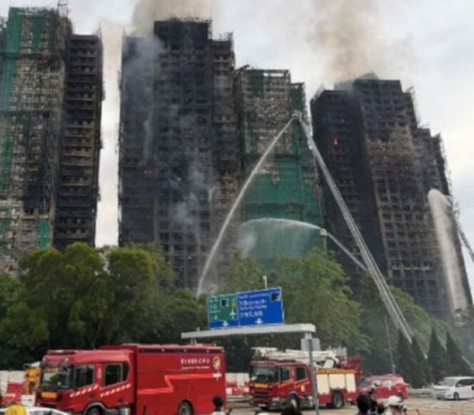 
Dua WNI Tewas dalam Kebakaran Besar di Apartemen Hong Kong