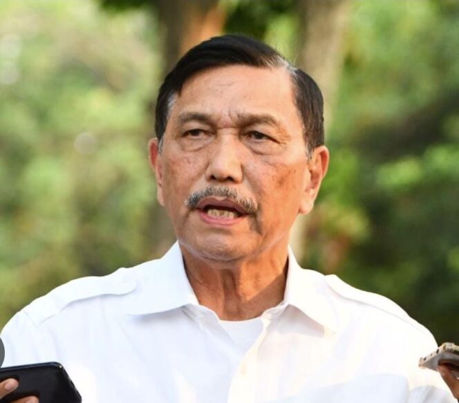
Luhut Akui Izin Bandara Khusus IMIP Dikeluarkan Era Jokowi