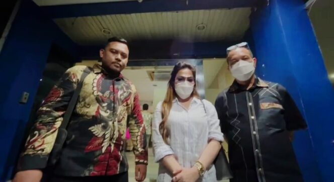 
Fenty Lindari Resmi Dilaporkan Polisi: Korban Ungkap Teror, Dokumen Palsu, dan Kerugian Miliar Rupiah