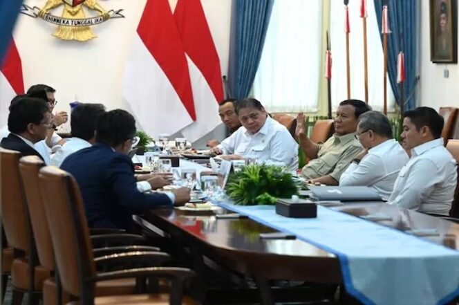
Seskab: Pemerintah Kerahkan Sumber Daya Nasional untuk Penanganan Bencana di Sumatera