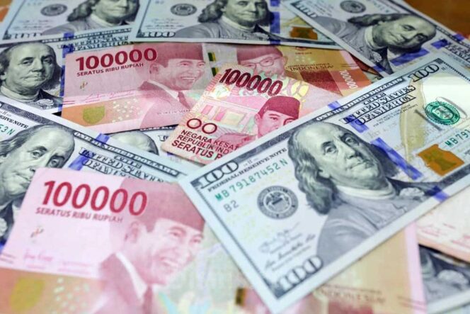 
Nilai Tukar Dolar AS Menguat ke Level Rp 16.673