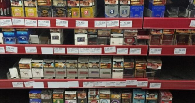 
Pengusaha Ritel Minta Aturan Larangan Pemajangan Rokok Ditinjau Ulang