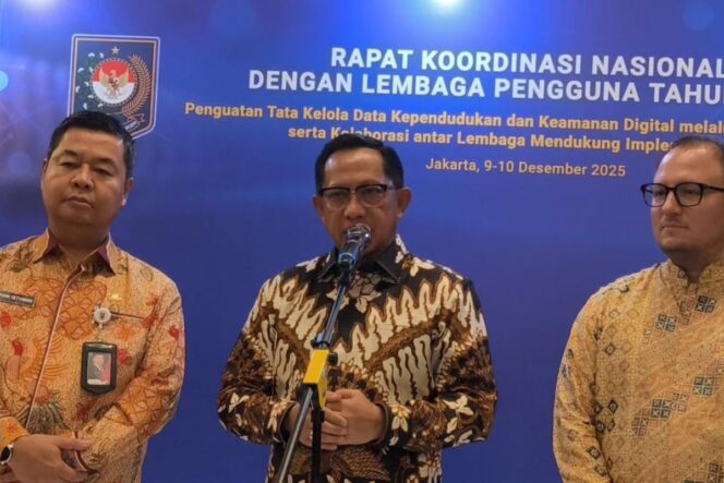 
Percepat Perekaman Data Kependudukan, Mendagri Tito Minta Dukcapil Bergerak Lebih Agresif