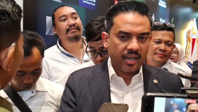 
Menkop Bicara Produk China Dijual Murah