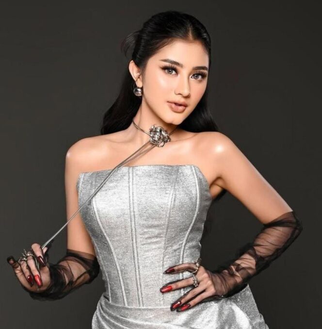 
Ghea Youbi Dihujat Usai Tolak Salaman Fajar Sadboy