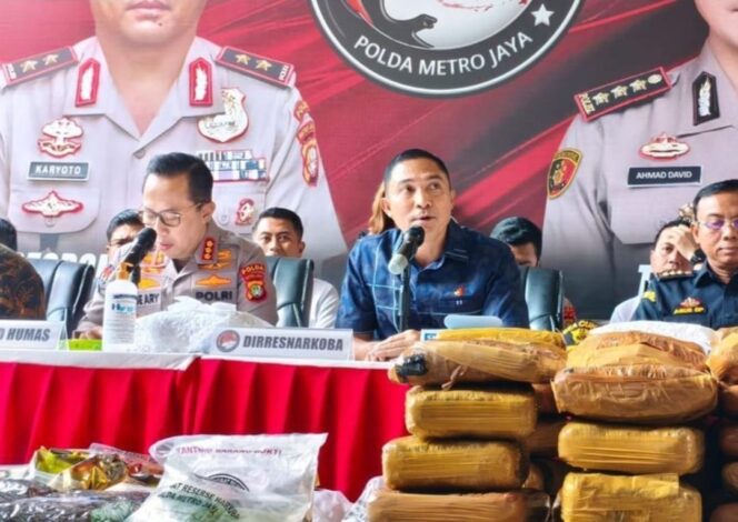 
Polda Metro Jaya Amankan 14,6 Kg Ganja di Bekasi