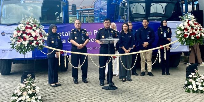 
Bea Cukai dan Peruri Resmikan Pengiriman Perdana Pita Cukai Desain 2026