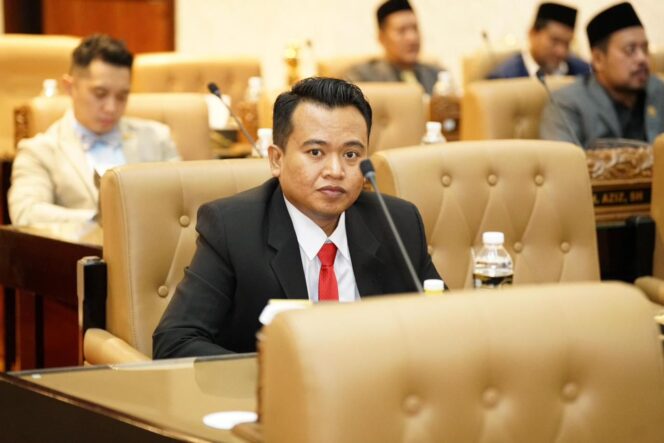 
Jelang Libur Nataru, DPRD Jatim Dorong Pemprov Lakukan Perbaikan Infrastruktur Jalan