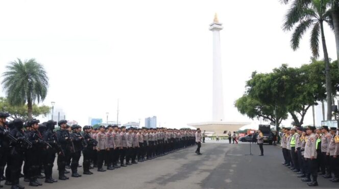 
Polisi Kerahkan 2.154 Personel Amankan Aksi Unjuk Rasa Nelayan di Kawasan Monas