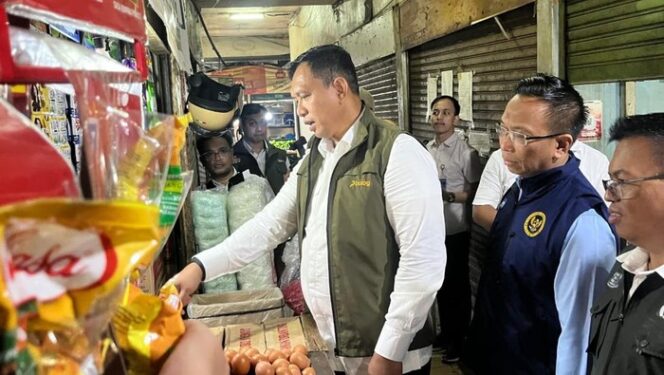 
Harga Beras hingga Ayam Tembus Batas, Bapanas–Bulog Tegur Pedagang Pasar Rawamangun