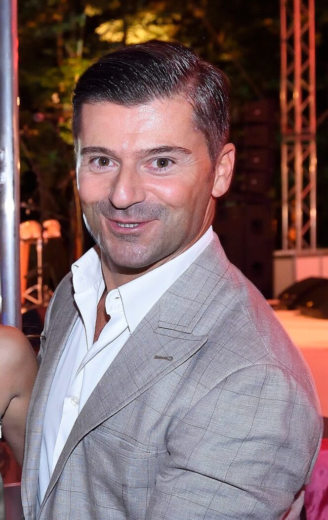 
Inter Tutup Tahun di Puncak Klasemen, Chivu Puas