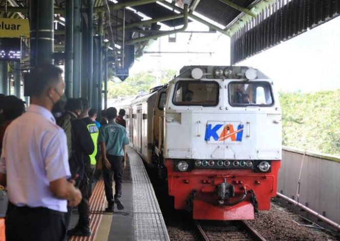
Operasional Kereta Api di Sumut dan Sumbar Kembali Normal, KAI Pastikan Keamanan Jalur Terjaga