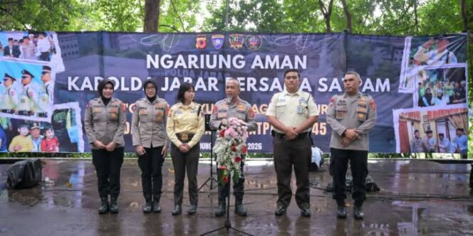 
HUT Satpam ke-45: Kapolda Jabar Irjen Rudi Setiawan Beri Hadiah Umroh