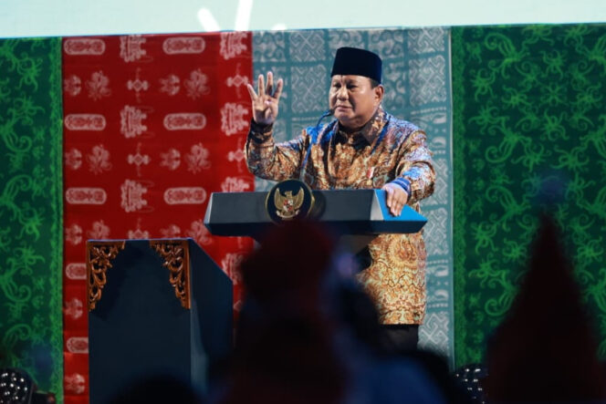
Prabowo Tegaskan Tak Masuk Kabinet Bukan Berarti Oposisi