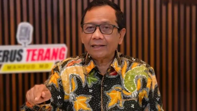 
Mahfud MD Soroti TNI di Ruang Sidang Korupsi