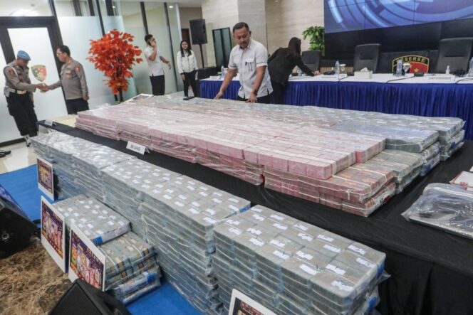 
Bareskrim Gebuk Sindikat Judi Online