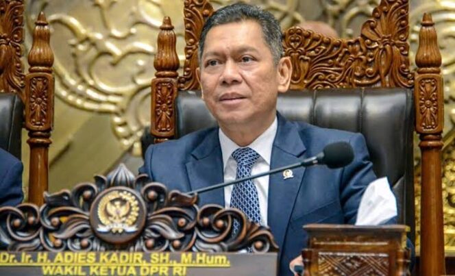 
Kontroversi Adies Kadir ke MK, DPR dan Akademisi Beri Tanggapan Berbeda