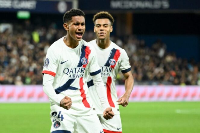 
Kartu Merah Tak Hentikan PSG ke Puncak