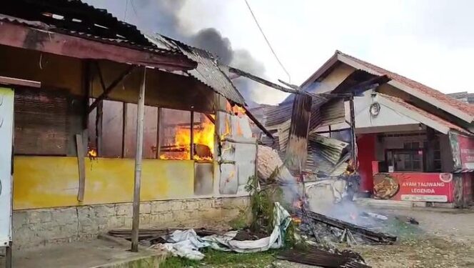 
Api Mengamuk dan Meludeskan Soto Mang Ohim di Bogor