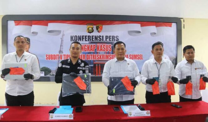 
Ratusan Akun Facebook untuk Judi Online Dibongkar Polda Sumsel