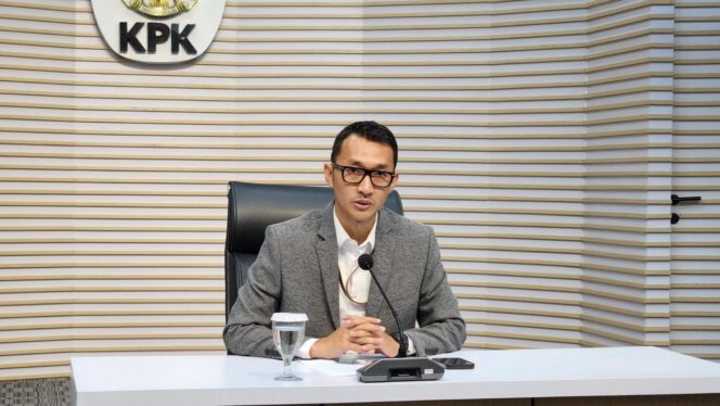 
OTT KPK Sikat Pajak dan Bea Cukai