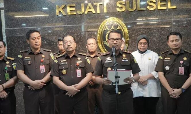 
Korupsi Bibit Nanas Rp60 Miliar, Mantan Pj Gubernur Sulsel Resmi Dijebloskan ke Penjara