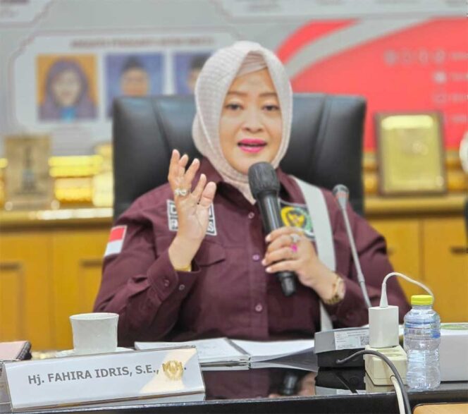 
Lindungi Mental Anak, Fahira Idris: Larangan Medsos Harus Diikuti Literasi Digital Orang Tua